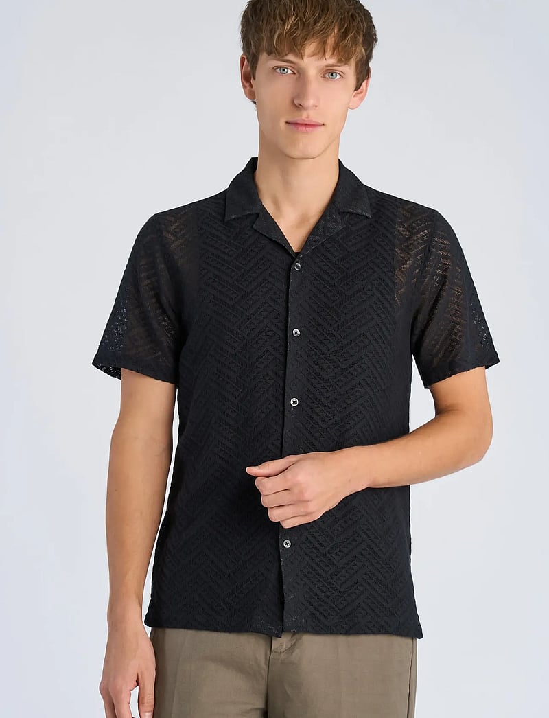 Lindbergh - Texture resort shirt S/S - kurzarmhemden - black - 3