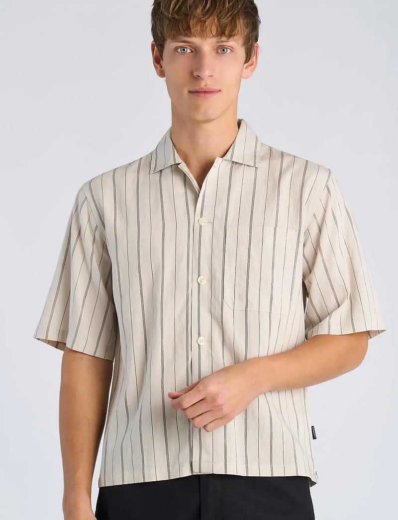 Lindbergh - Viscose resort shirt S/S - stribede skjorter - smoke white - 3