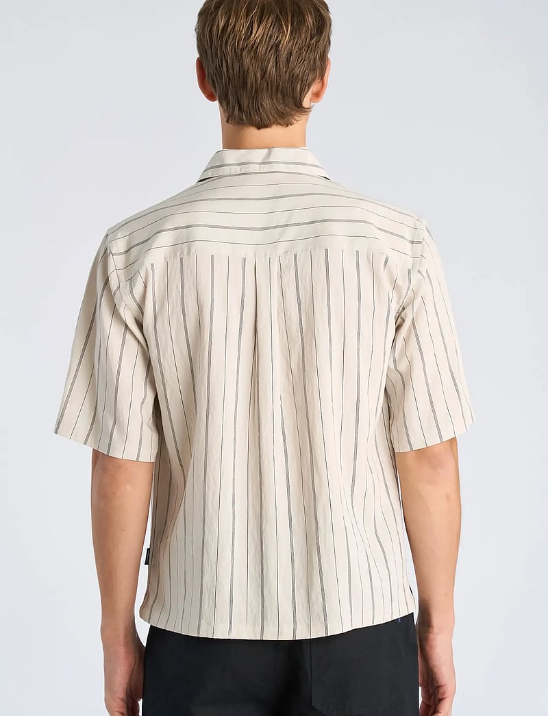 Lindbergh - Viscose resort shirt S/S - stribede skjorter - smoke white - 4