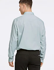 Lindbergh - Clean cool shirt L/S - basic skjorter - light green - 6
