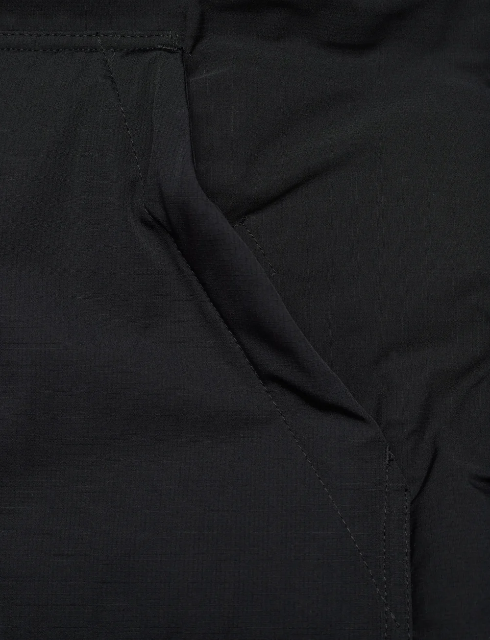 Lindbergh - Seamless puffer gilet - vestid - black - 3