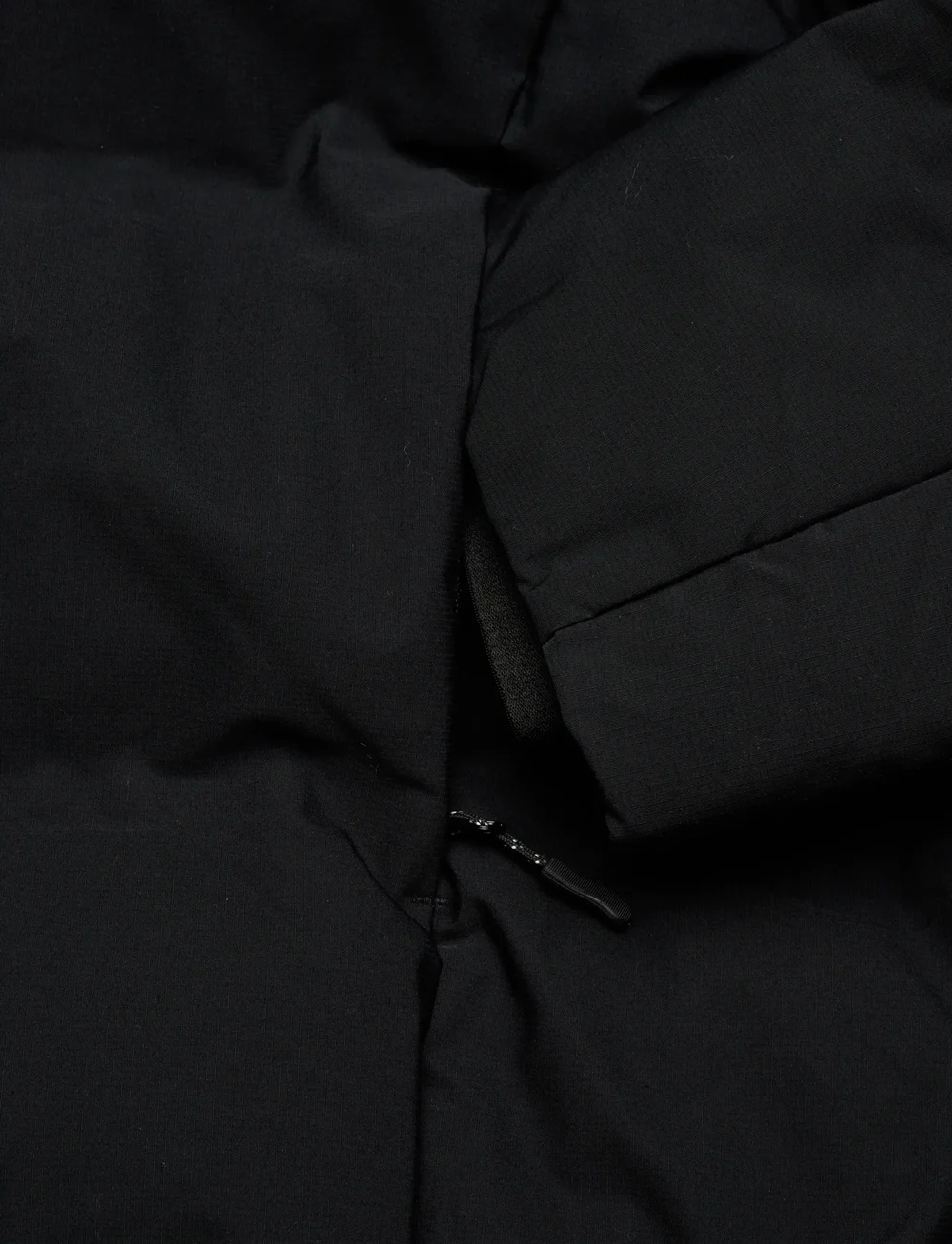 Lindbergh - Cropped seamless puffer jacket - vinterjakker - black - 3