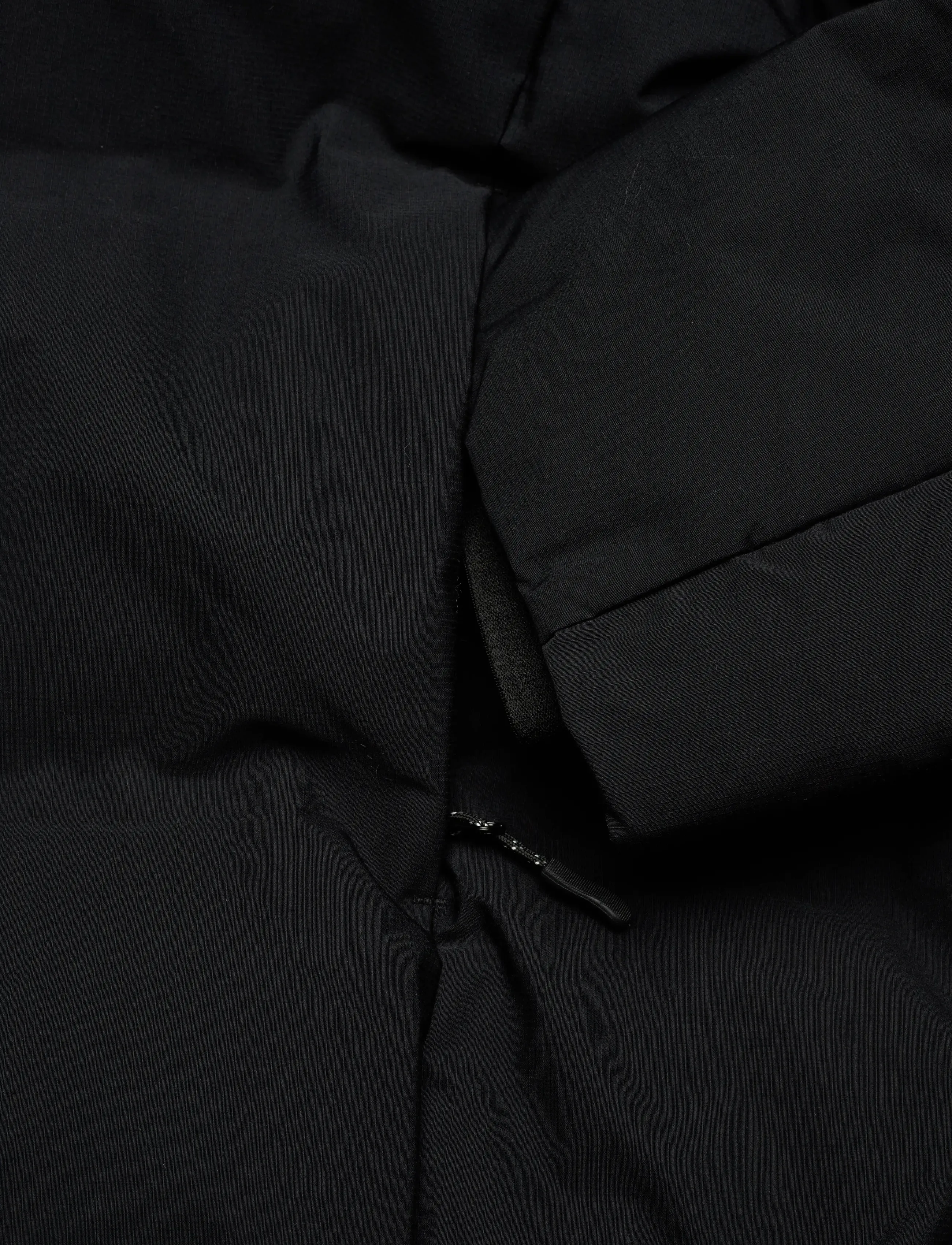 Lindbergh - Cropped seamless puffer jacket - jackets - black - 3