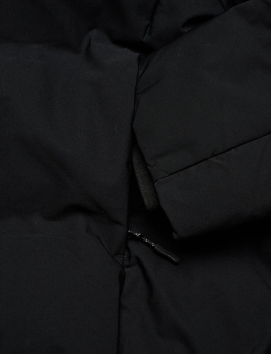 Lindbergh - Cropped seamless puffer jacket - daunenjacken - black - 3