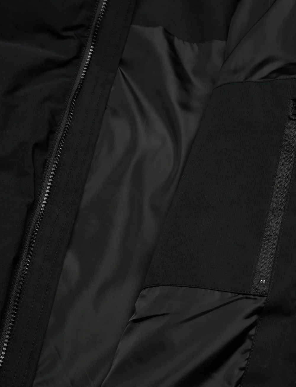 Lindbergh - Cropped seamless puffer jacket - vinterjakker - black - 4