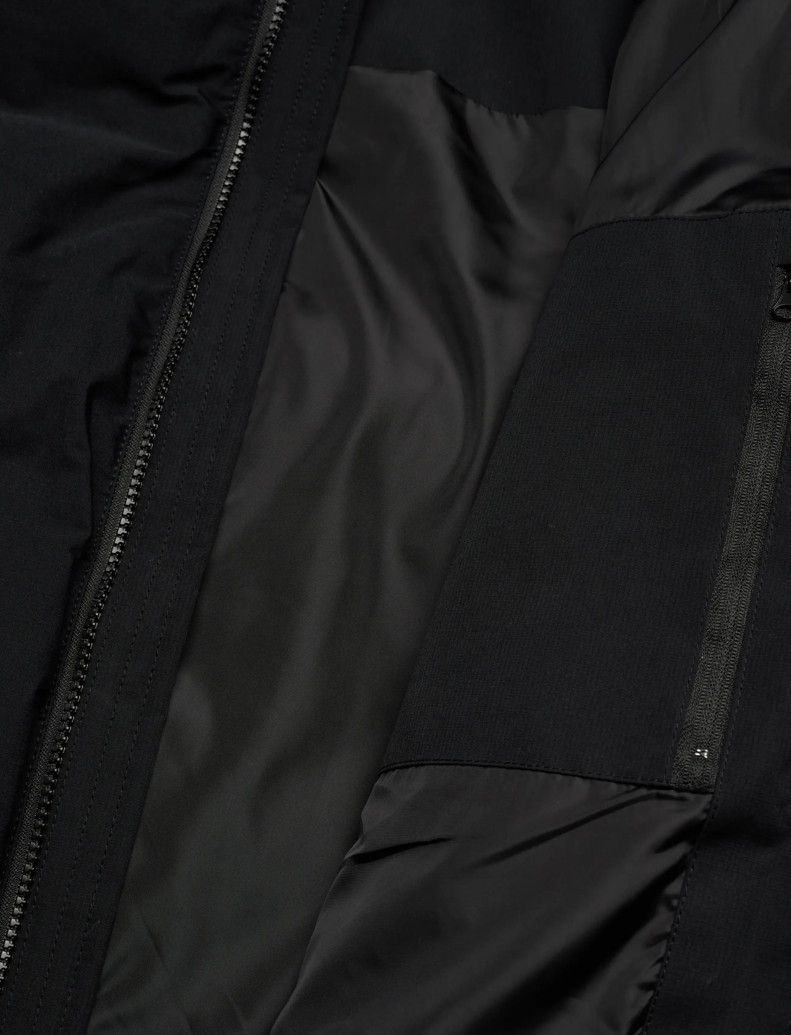 Lindbergh - Cropped seamless puffer jacket - jackets - black - 4