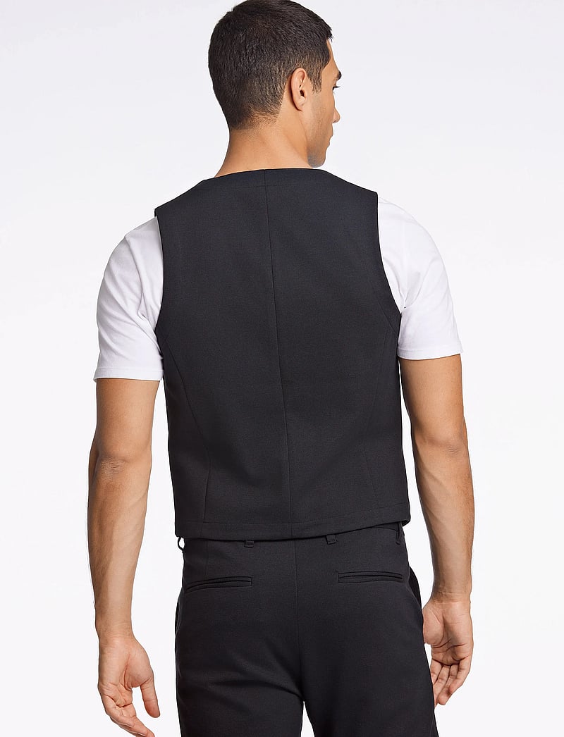 Lindbergh - Superflex knitted waistcoat - västar - black - 3