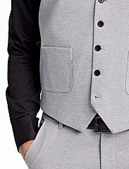 Lindbergh - Superflex knitted waistcoat - waistcoats - lt grey mix - 3