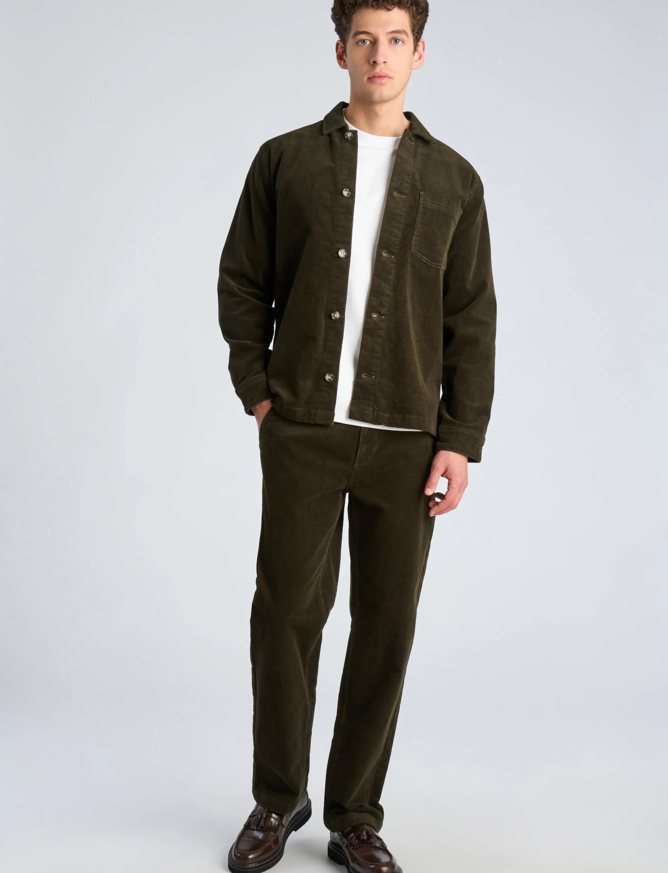 Lindbergh Superflex corduroy overshirt - Shirts - ARMY / khaki/green