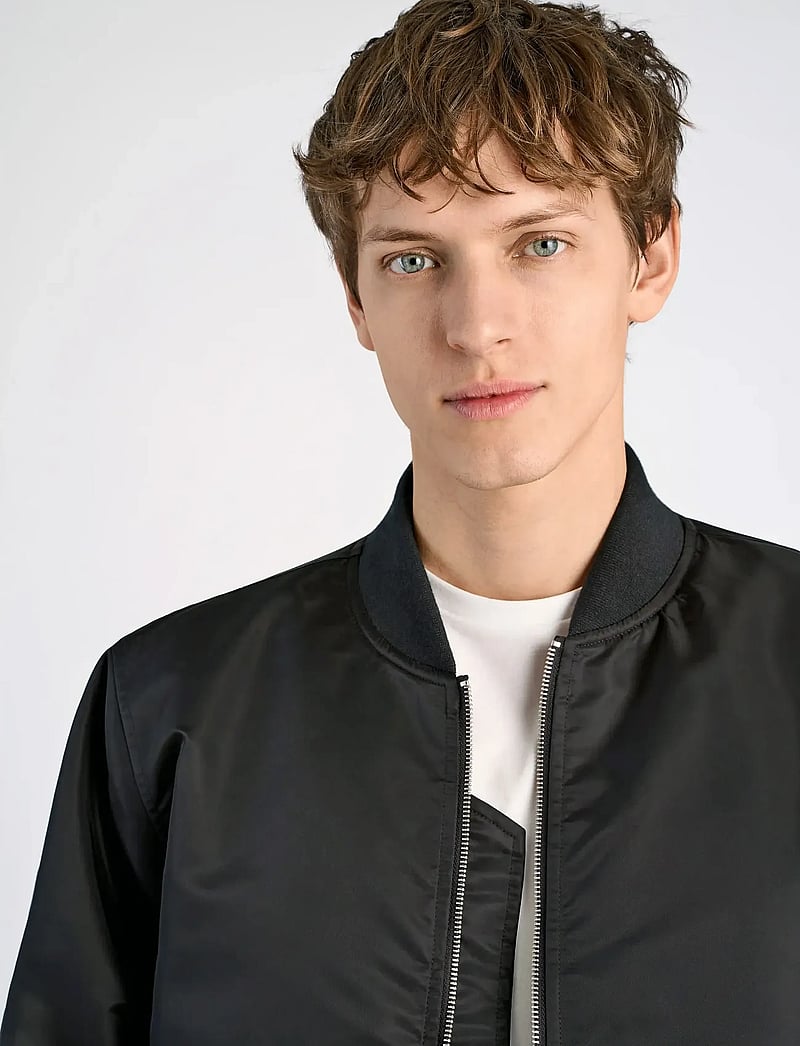 Lindbergh - Padded bomber jacketPadded bomber jacket - höstjackor - black - 3