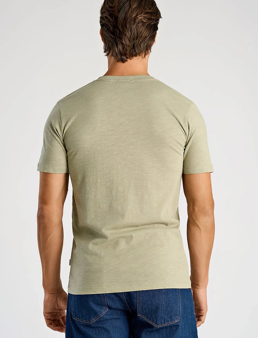 Lindbergh - Organic slub yarn o-neck tee S/S - kortærmede t-shirts - dusty green - 4