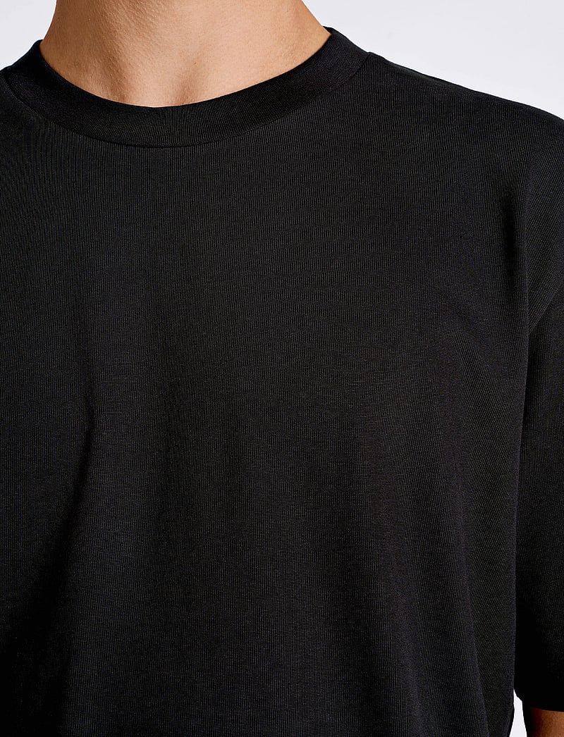 Lindbergh - O-neck tee oversize S/S - lühikeste varrukatega t-särgid - black - 5