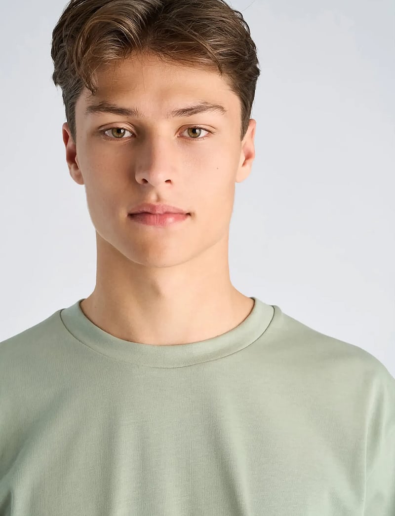 Lindbergh - O-neck tee oversize S/S - lühikeste varrukatega t-särgid - sage green - 5