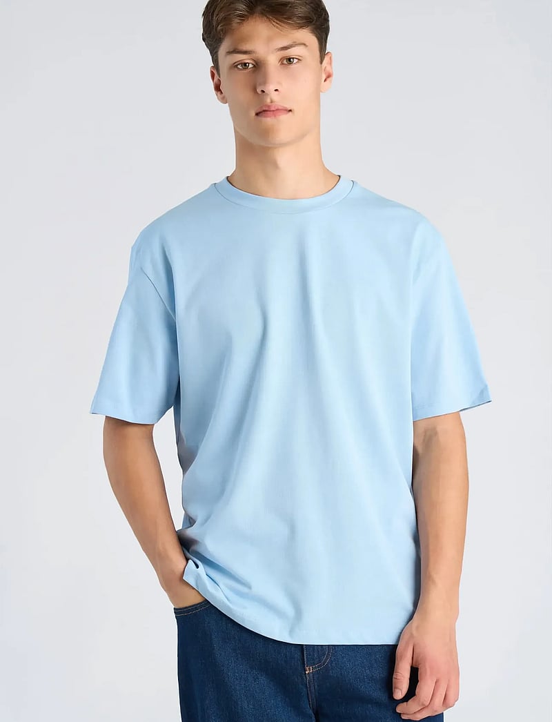 Lindbergh - O-neck tee oversize S/S - lühikeste varrukatega t-särgid - soft blue - 3