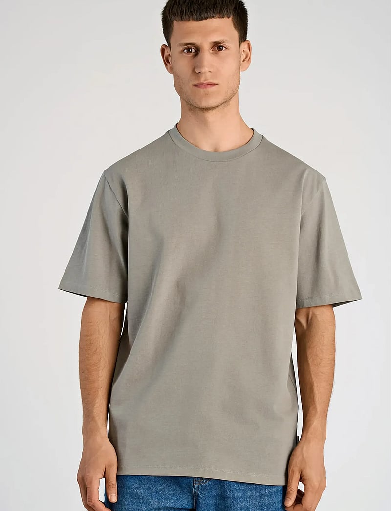 Lindbergh - O-neck tee oversize S/S - lühikeste varrukatega t-särgid - stone grey - 3