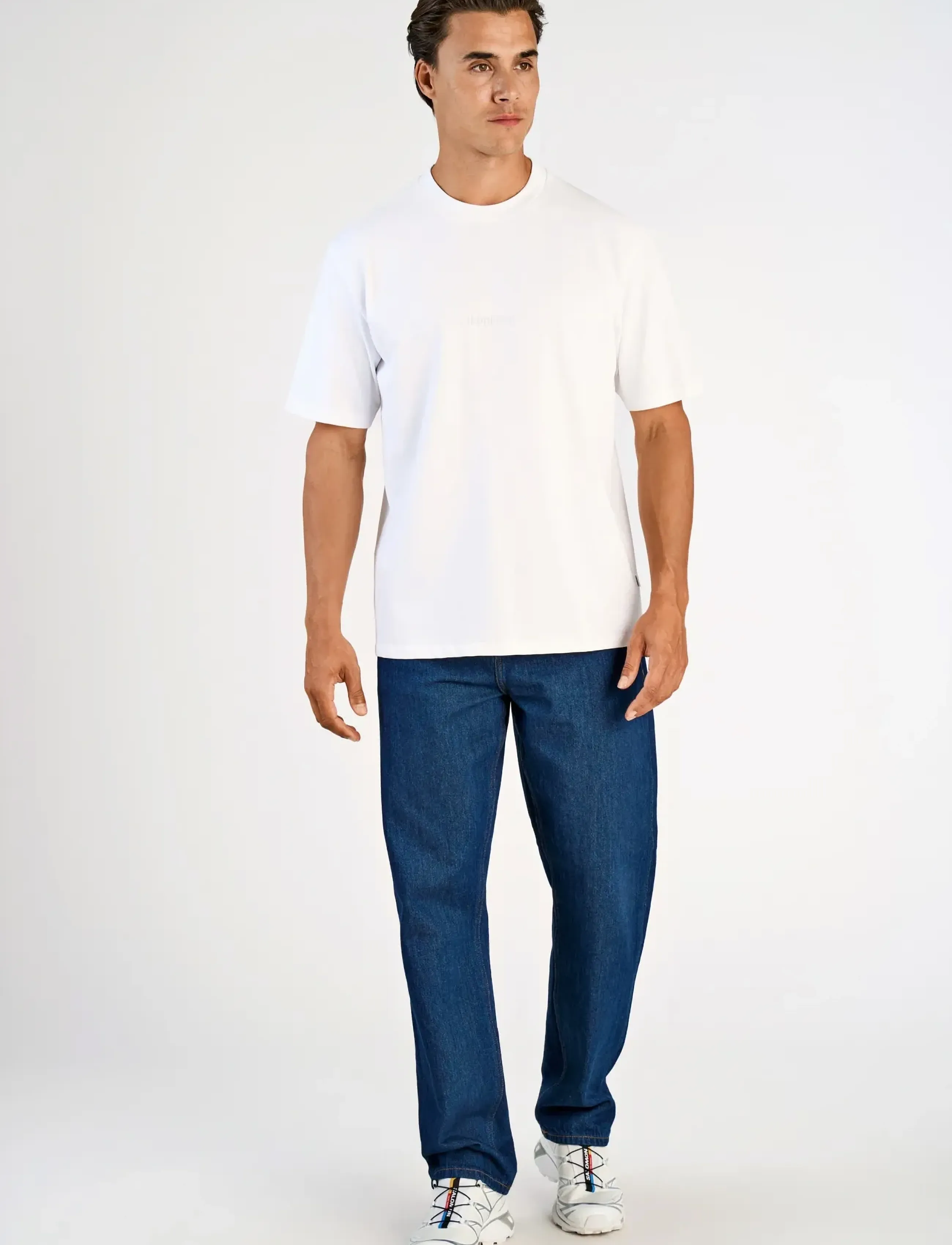Lindbergh Oversized brand carrier tee S/S - T-shirts - WHITE / white