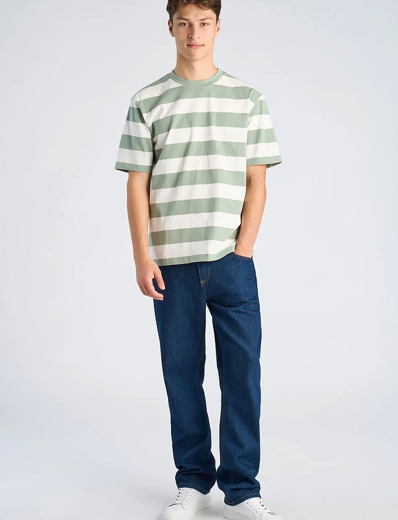 Lindbergh - Striped oversized o-neck tee S/S - lühikeste varrukatega t-särgid - sage green - 0