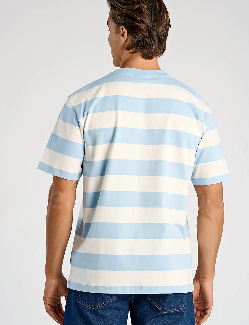 Lindbergh - Striped oversized o-neck tee S/S - lühikeste varrukatega t-särgid - soft blue - 4
