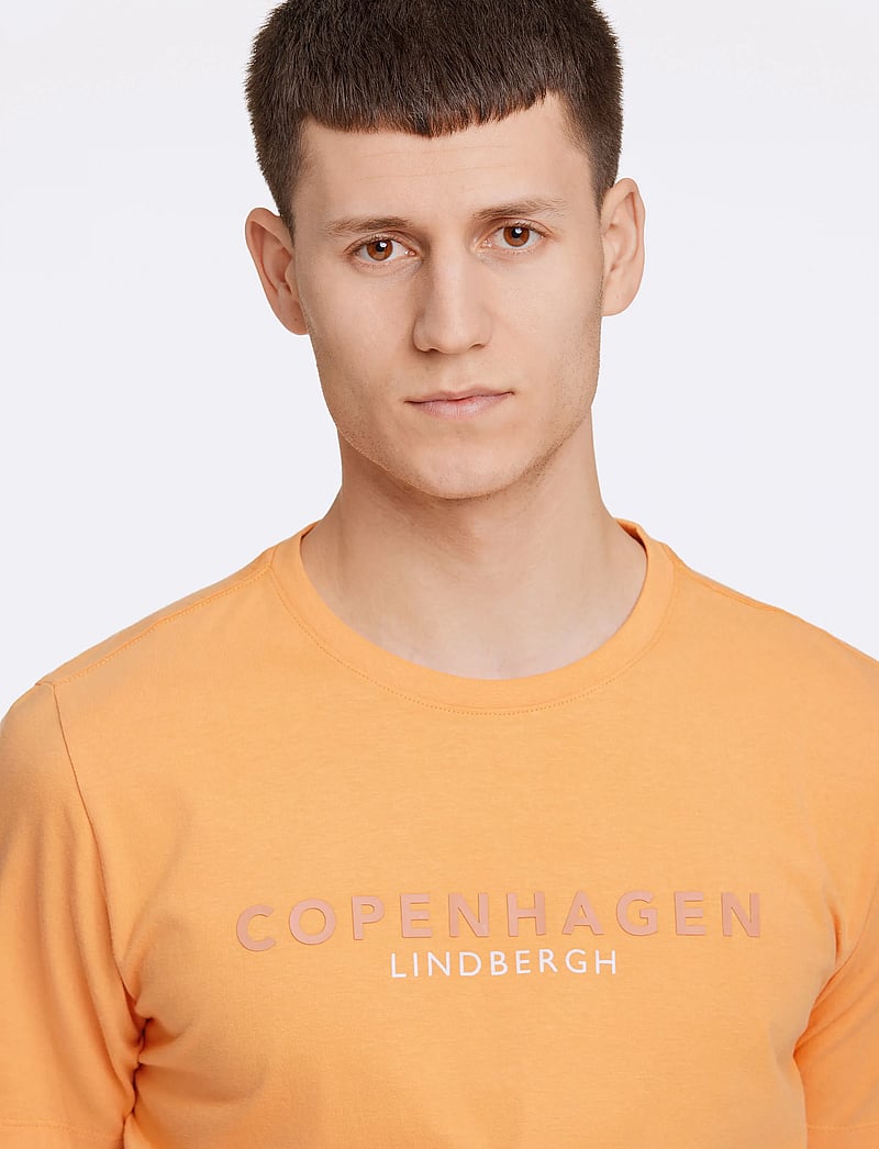 Lindbergh - Copenhagen print tee S/S - kortärmade t-shirts - peachy - 5