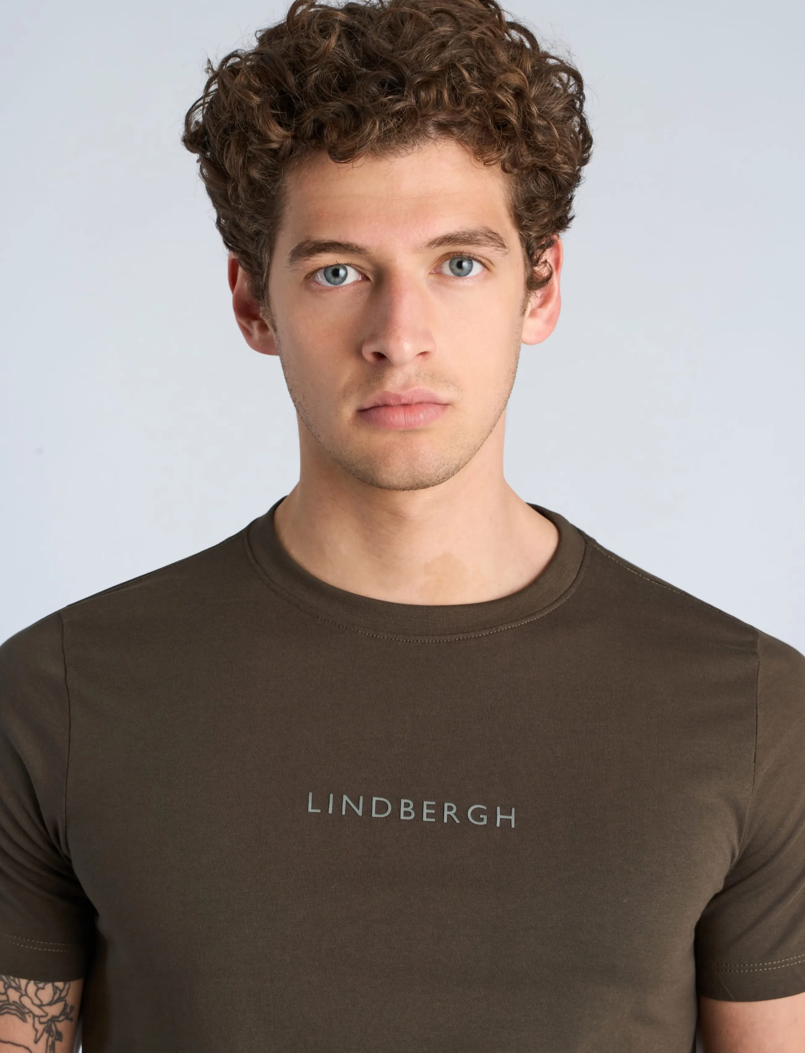 Lindbergh - Lindbergh print tee S/S - kortärmade t-shirts - black olive - 5