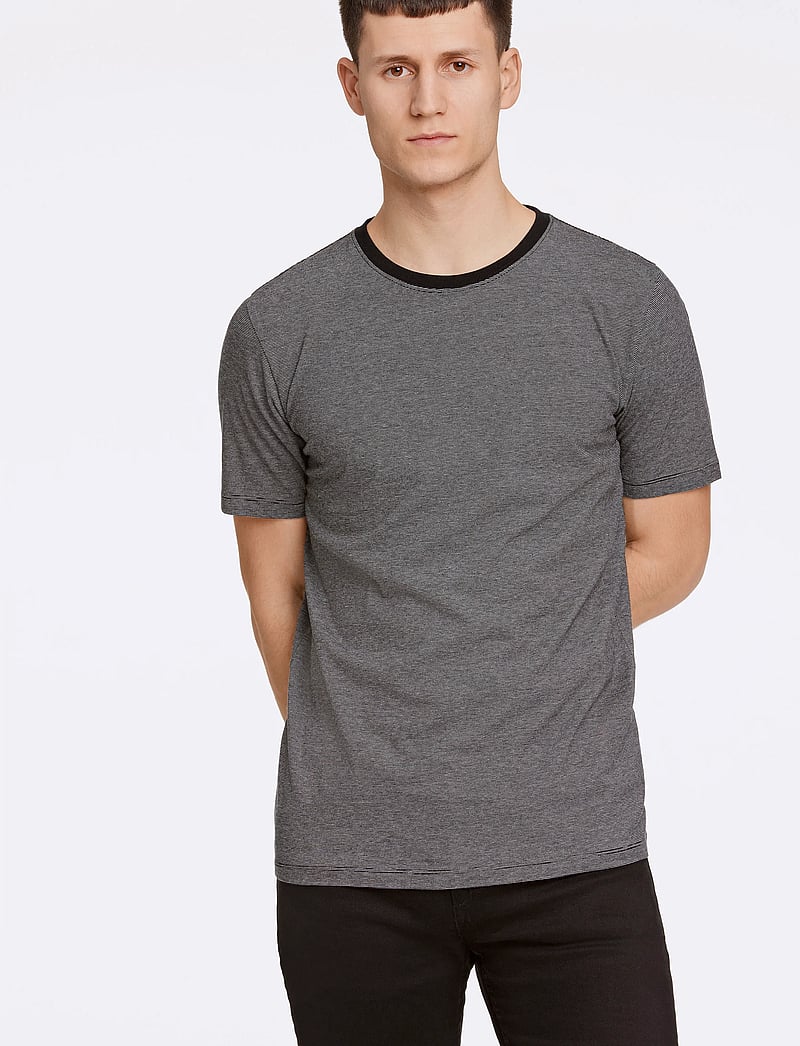 Lindbergh - Micro striped tee S/S - kortärmade t-shirts - black - 0