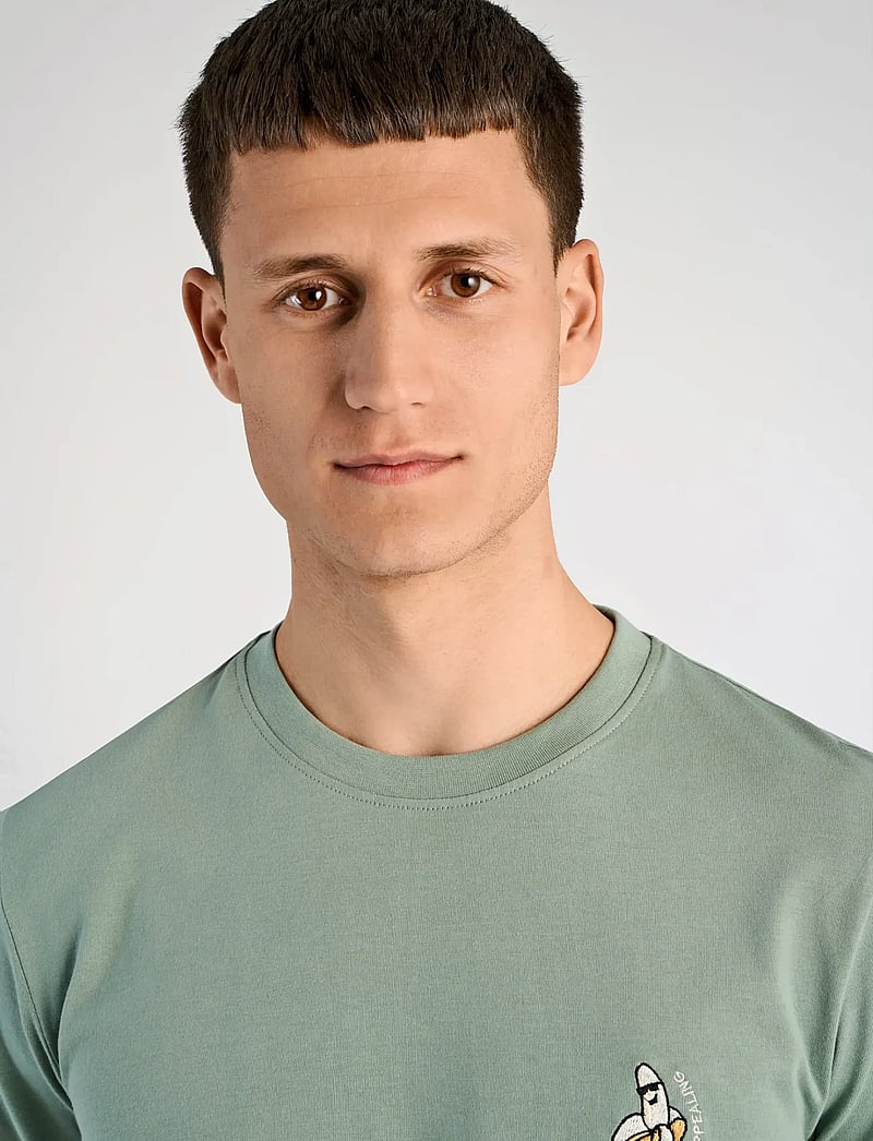 Lindbergh - Embroidery tee S/S - kortærmede t-shirts - sage green - 5