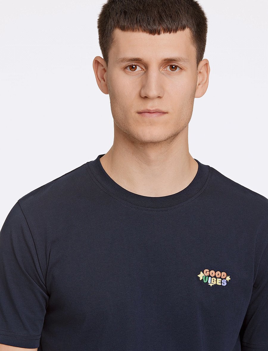 Lindbergh - Embroidery tee S/S - kortärmade t-shirts - true navy - 5