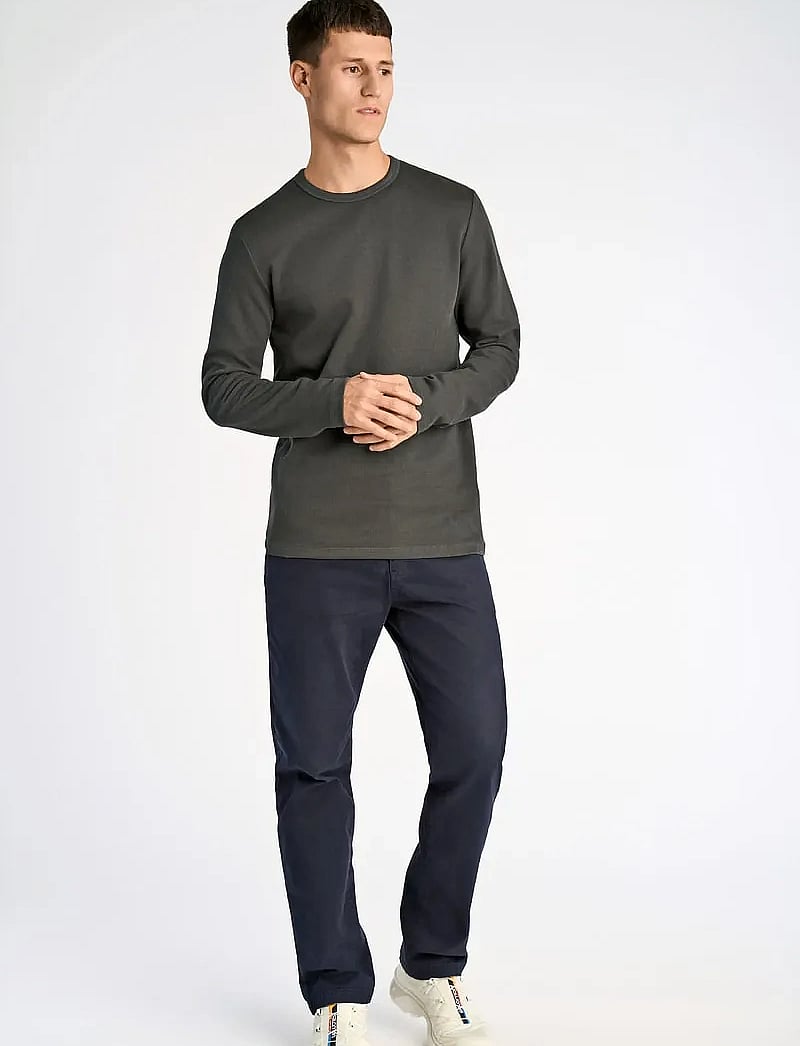Lindbergh - Basic o-neck tee L/S - långärmade t-shirts - off black - 0