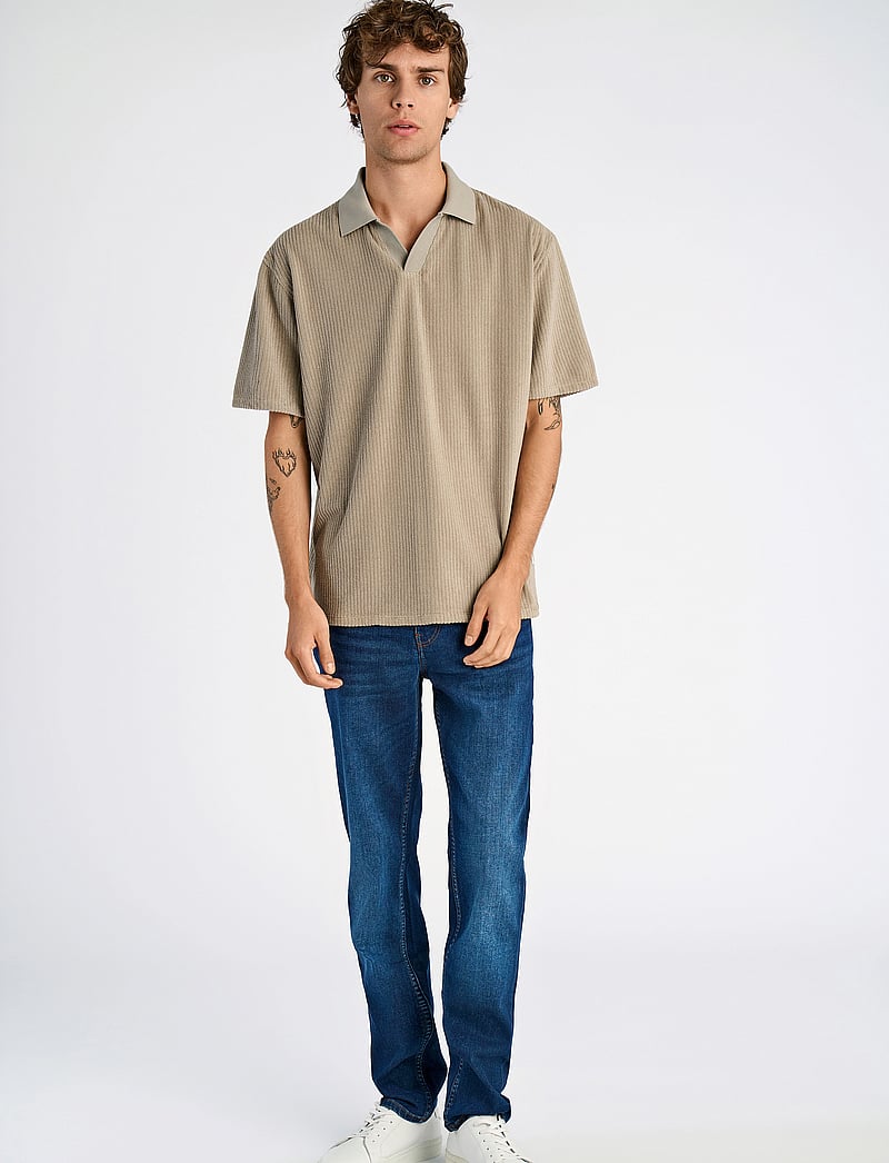 Lindbergh - V-neck jacquard polo S/S - lühikeste varrukatega polod - stone - 4