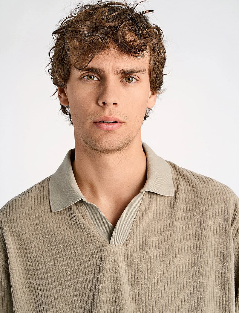 Lindbergh - V-neck jacquard polo S/S - lühikeste varrukatega polod - stone - 5