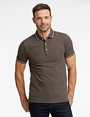 Lindbergh - Polo shirt with contrast piping - short-sleeved polos - deep stone - 2