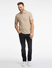 Lindbergh - Polo shirt with contrast piping - alhaisimmat hinnat - stone - 4