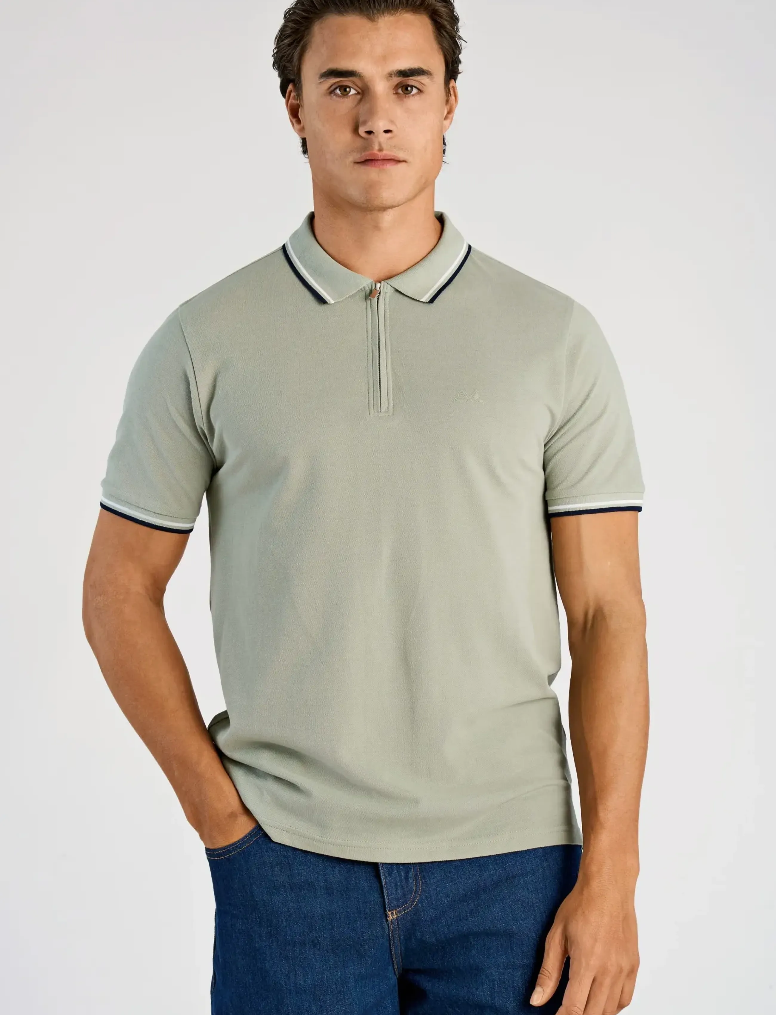 Lindbergh - Polo shirt w. contrast piping - kortærmede poloer - sage green - 3
