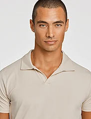 Lindbergh - Stretch polo shirt S/S - lowest prices - stone - 2