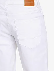 Lindbergh - Regular fit denim shorts - farkkushortsit - white - 2