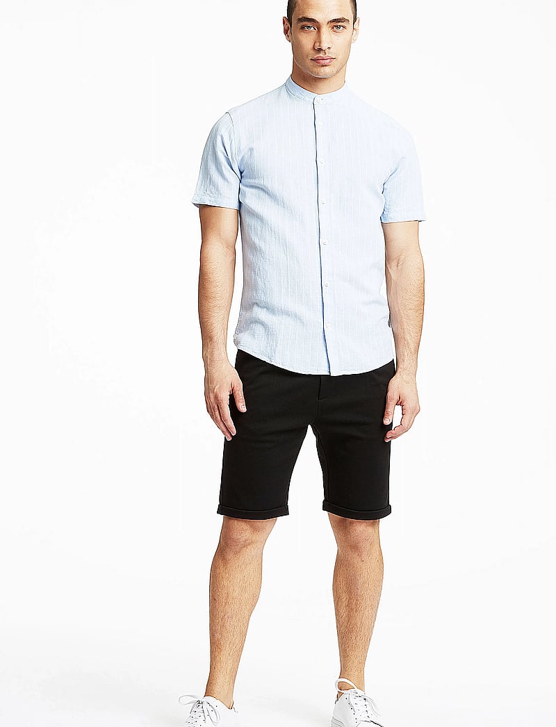 Lindbergh - Pleated shorts - chinos shorts - black - 4