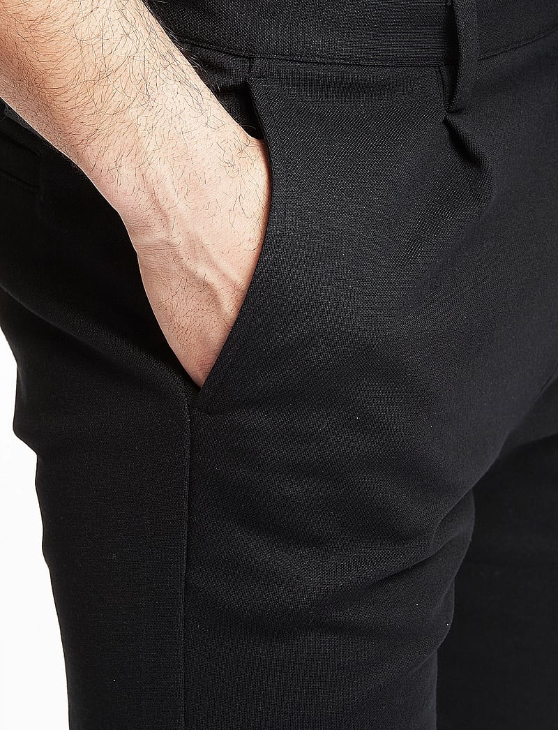 Lindbergh - Pleated shorts - chinos shorts - black - 5