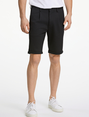 Lindbergh - Pleated shorts - spodenki chinos - black - 4