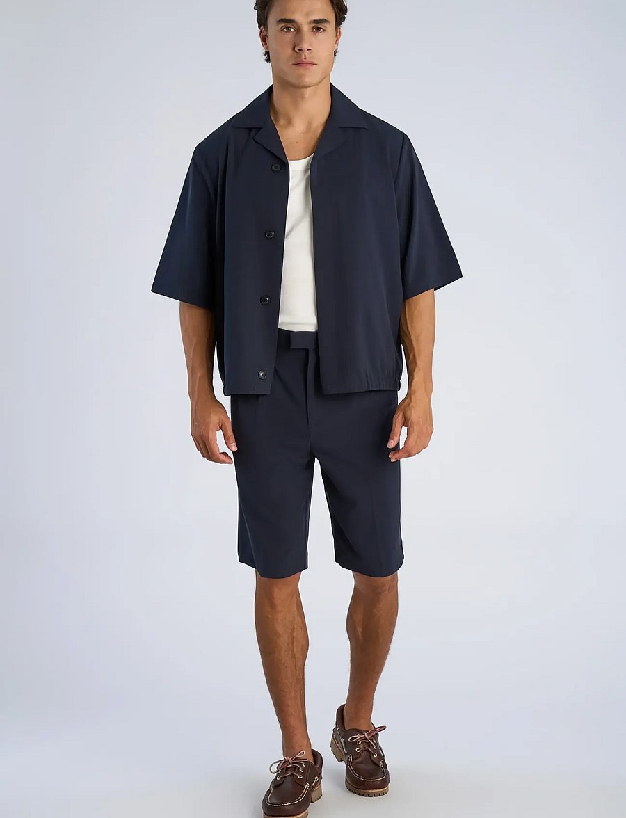 Lindbergh - Superflex pleasted formal shorts - chinos shorts - navy - 0