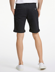 Lindbergh - Superflex chino shorts - chino shorts - black - 6