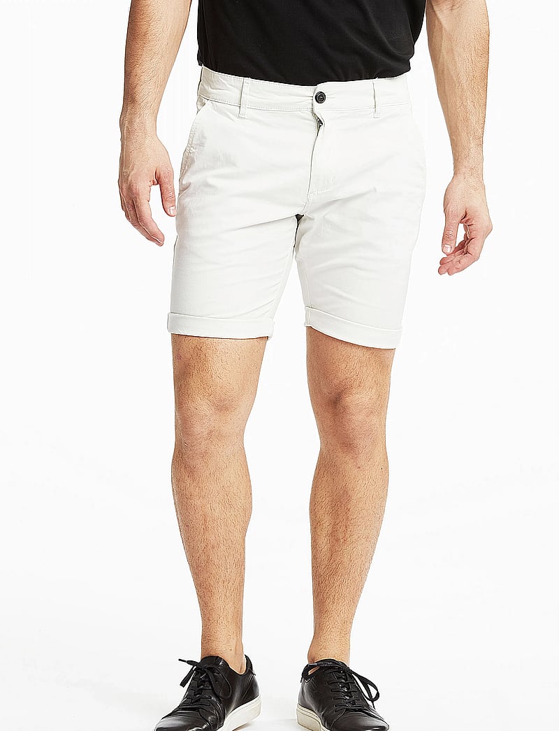 Lindbergh - Superflex chino shorts - chinos shorts - ecru - 0