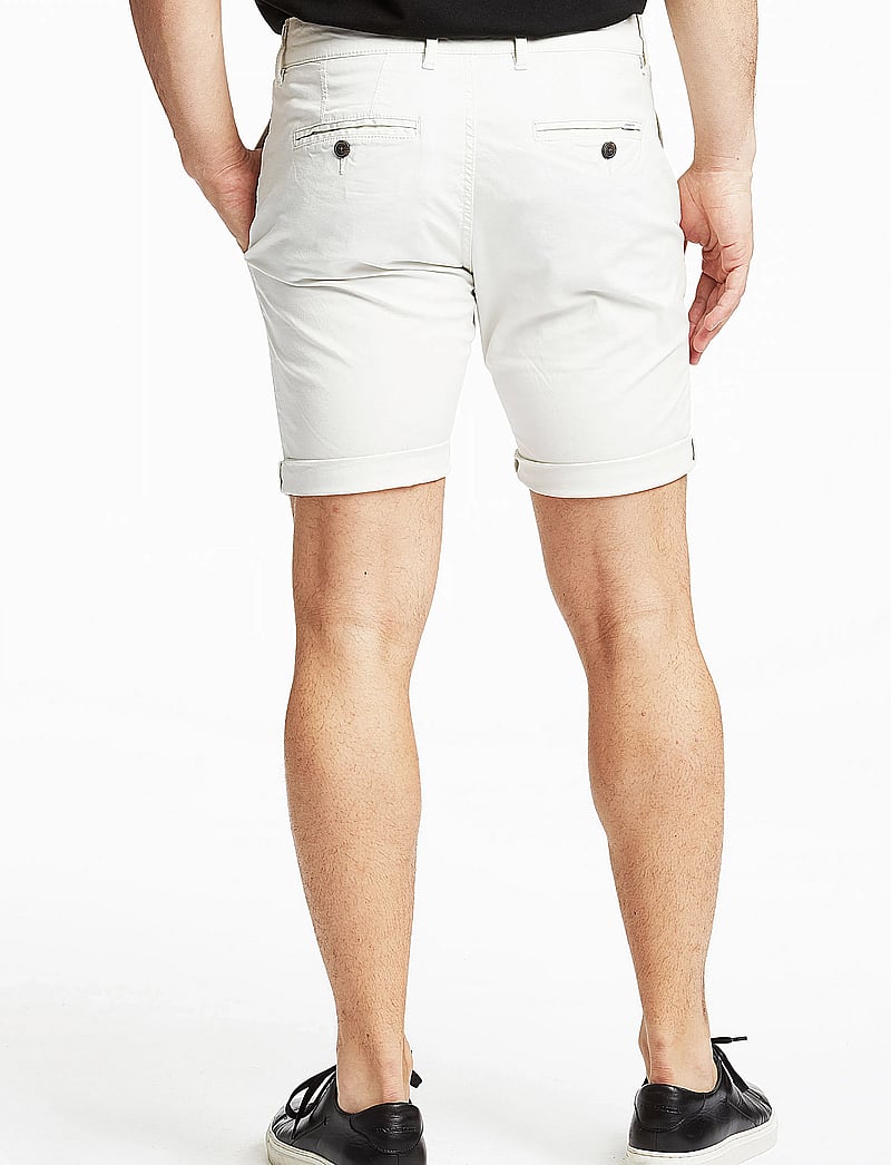 Lindbergh - Superflex chino shorts - chinos shorts - ecru - 3