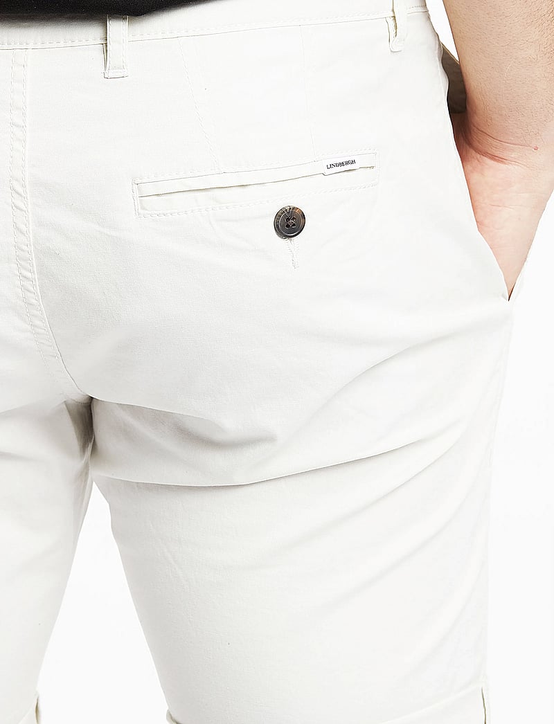 Lindbergh - Superflex chino shorts - chinos shorts - ecru - 5