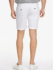 Lindbergh - Superflex chino shorts - chino shorts - off white - 5