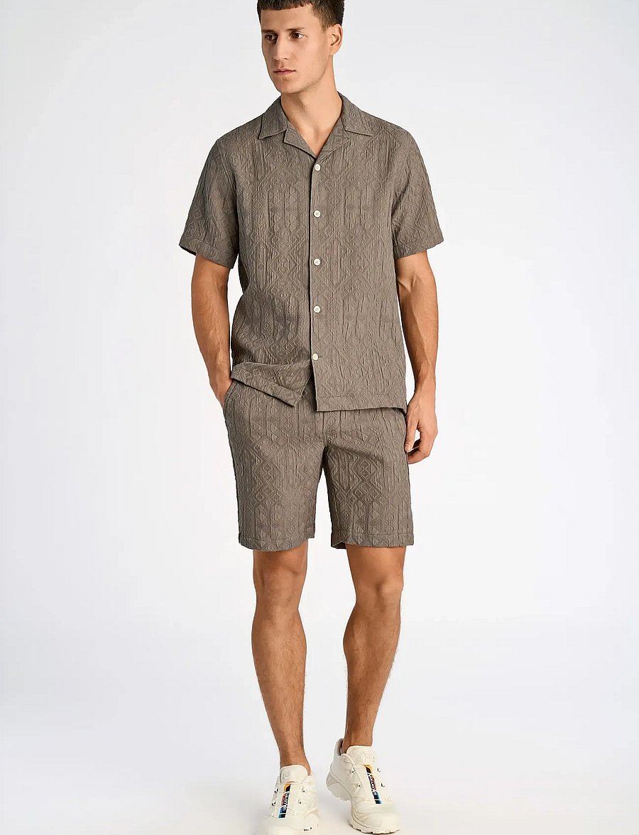 Lindbergh - Textured shorts - casual shorts - dk khaki - 0