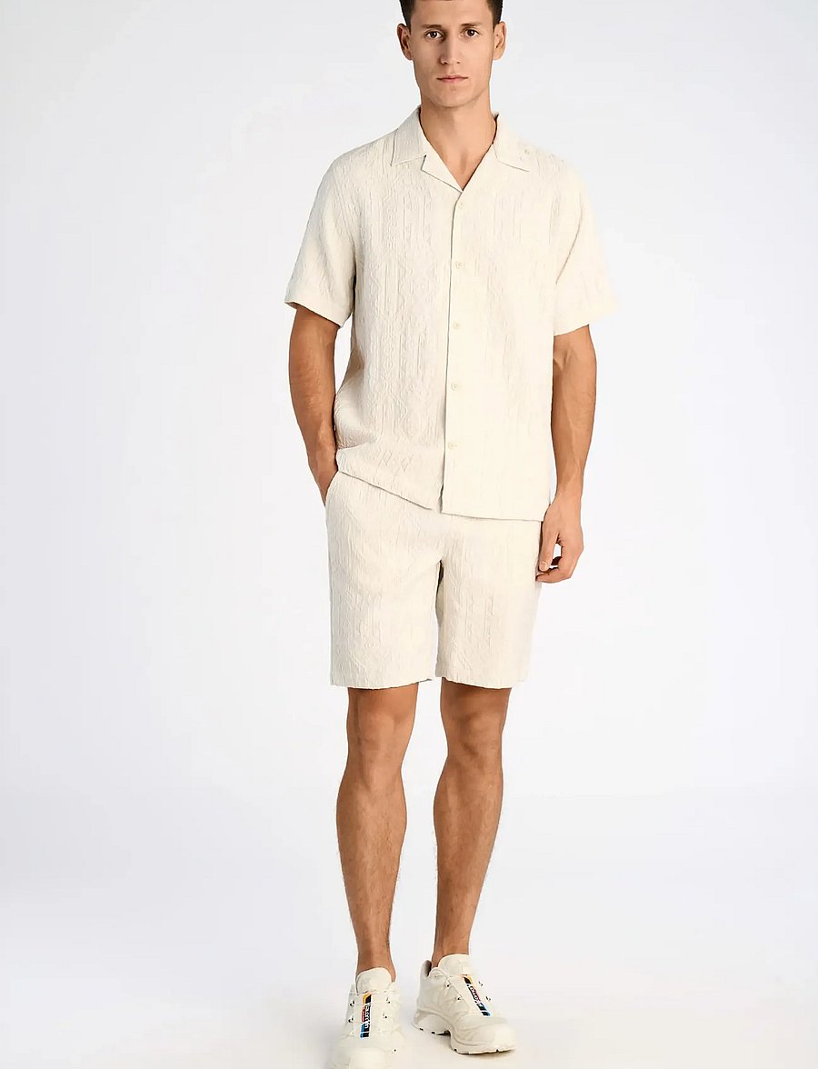Lindbergh - Textured shorts - casual shorts - pearl white - 0