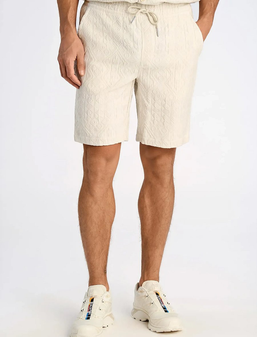 Lindbergh - Textured shorts - casual shorts - pearl white - 3