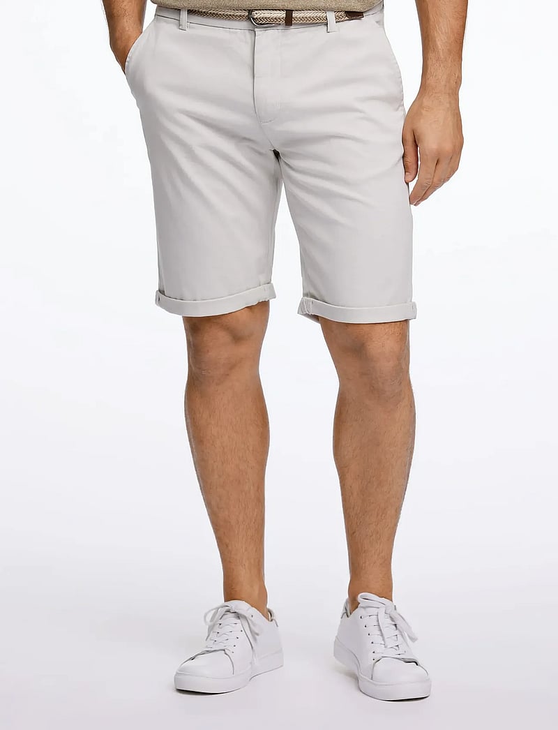 Lindbergh - Superflex chino shorts w?. belt - chino lühikesed püksid - ecru - 3