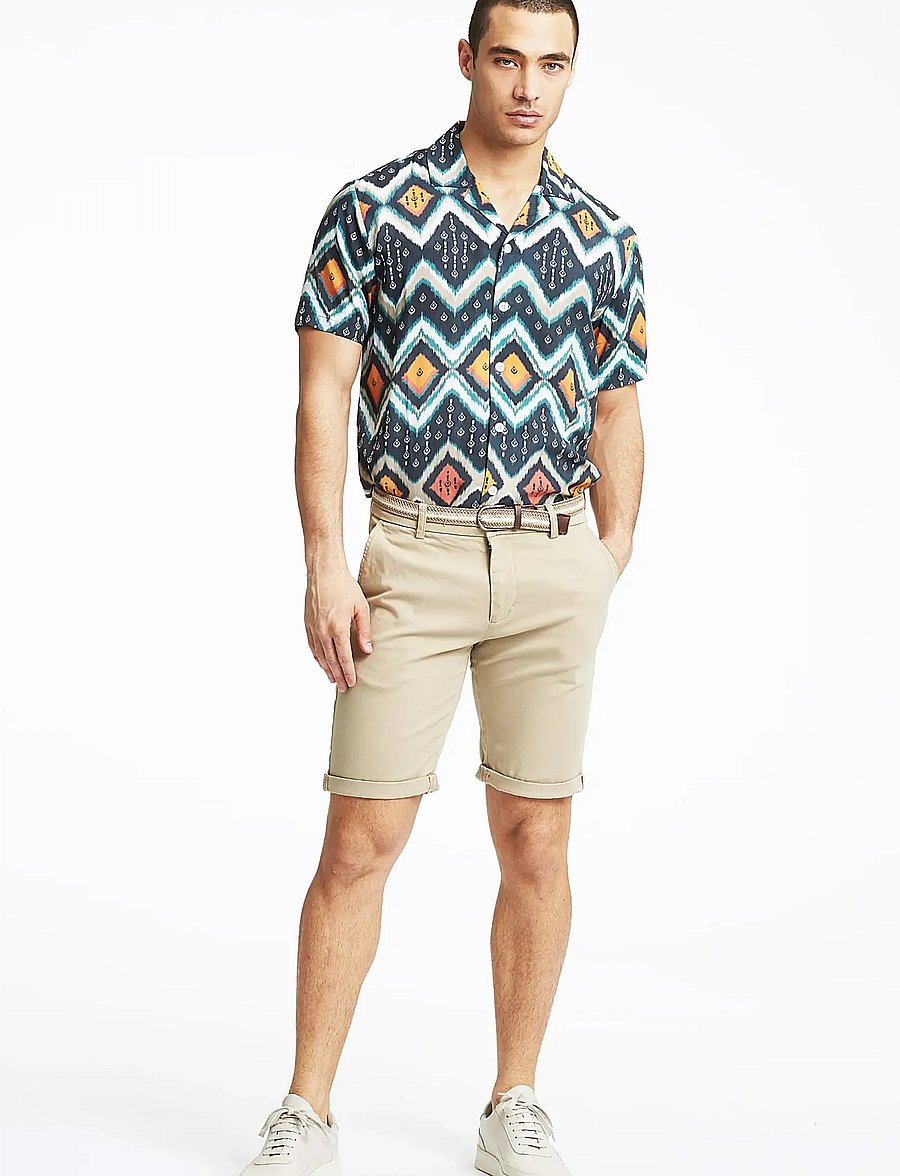 Lindbergh - Superflex chino shorts w?. belt - chinos shorts - sand - 0