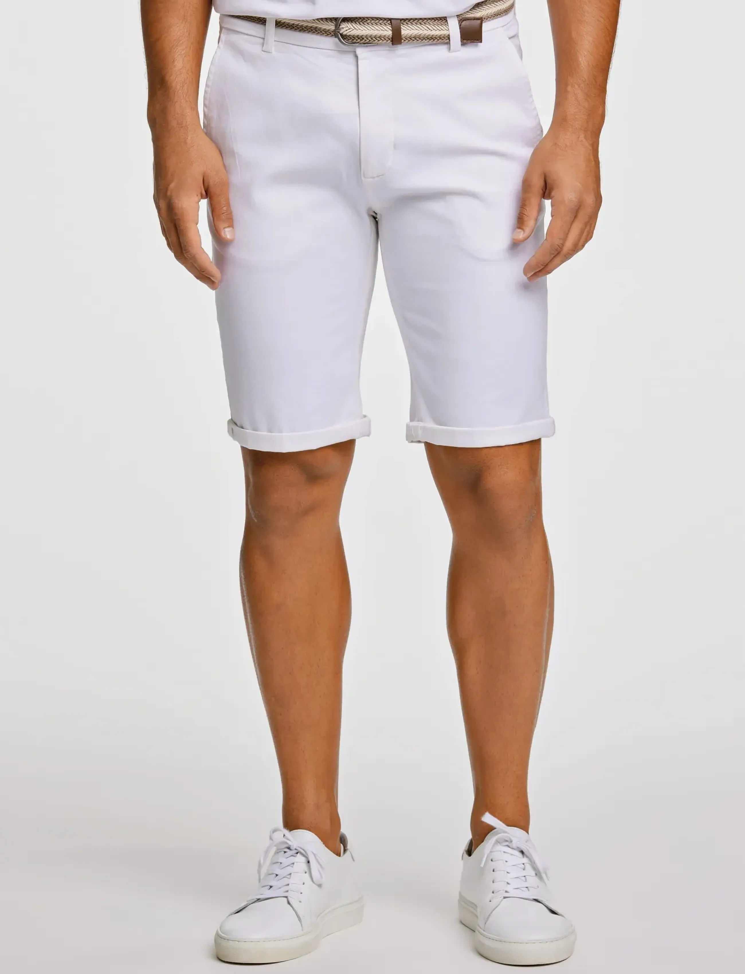 Lindbergh - Superflex chino shorts w?. belt - short chino - white - 4